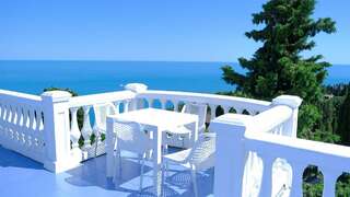 Гостиница Серсиаль Алупка Стандартный четырехместный номер-14