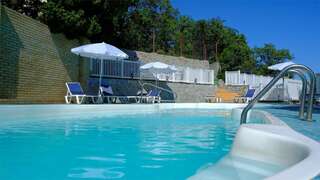 Гостиница Серсиаль Алупка Стандартный четырехместный номер-15